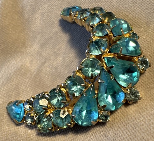 Vintage c1960s Unsigned Aqua-colored Rhinestone Gold Tone  Crescent Brooch Pin
