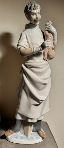 Vintage 14” Lladro Figurine "Obstetrician" Doctor w/newborn #4763 RETIRED